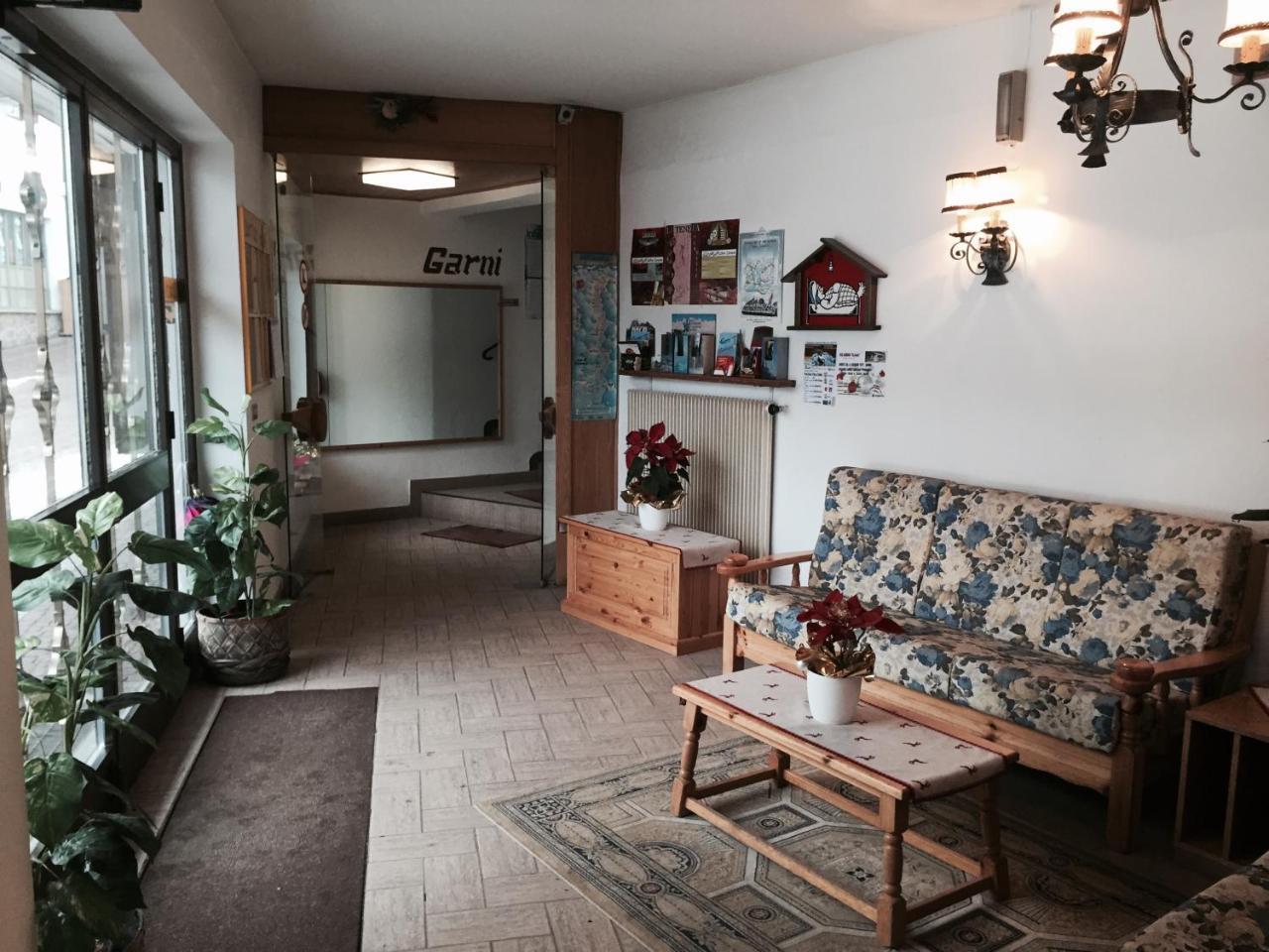 Hotel Garni Hirsch Canazei Exteriér fotografie