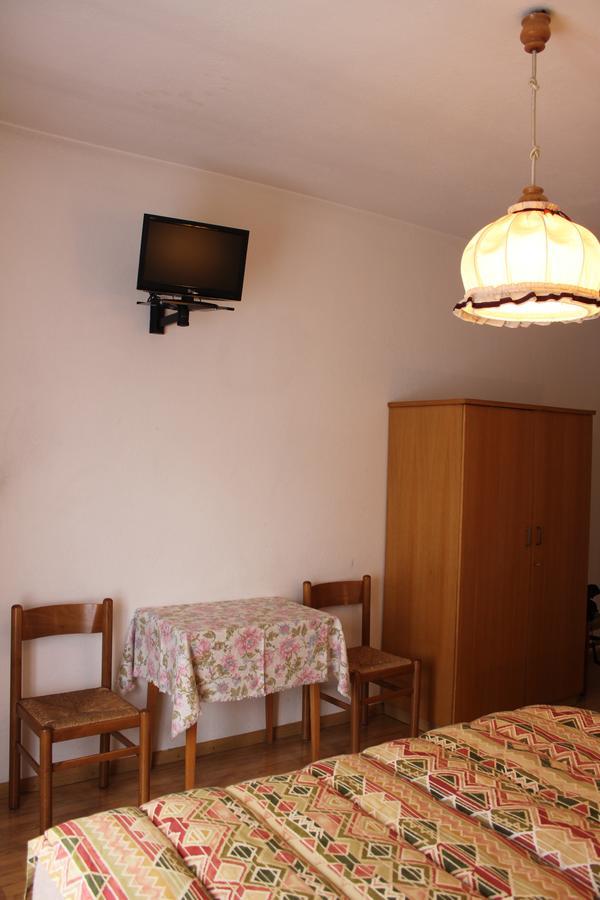 Hotel Garni Hirsch Canazei Exteriér fotografie