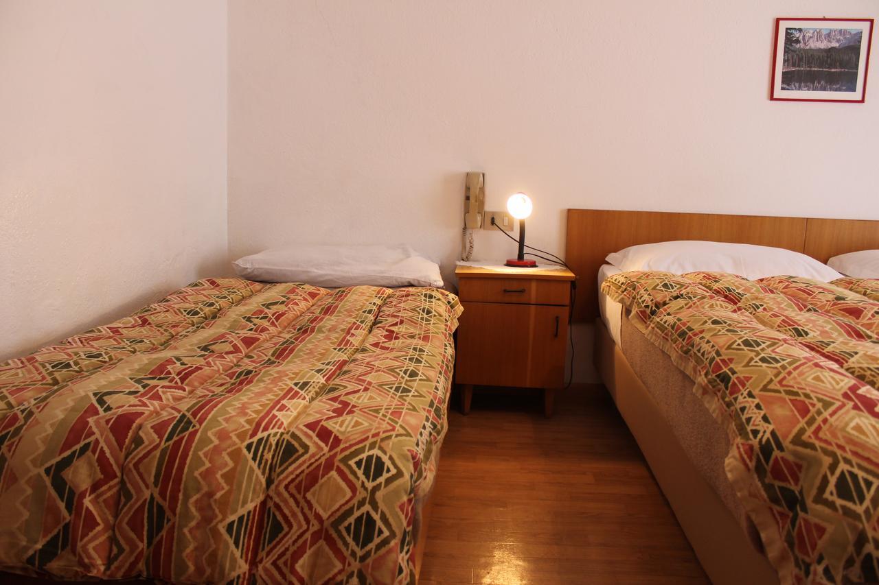Hotel Garni Hirsch Canazei Exteriér fotografie