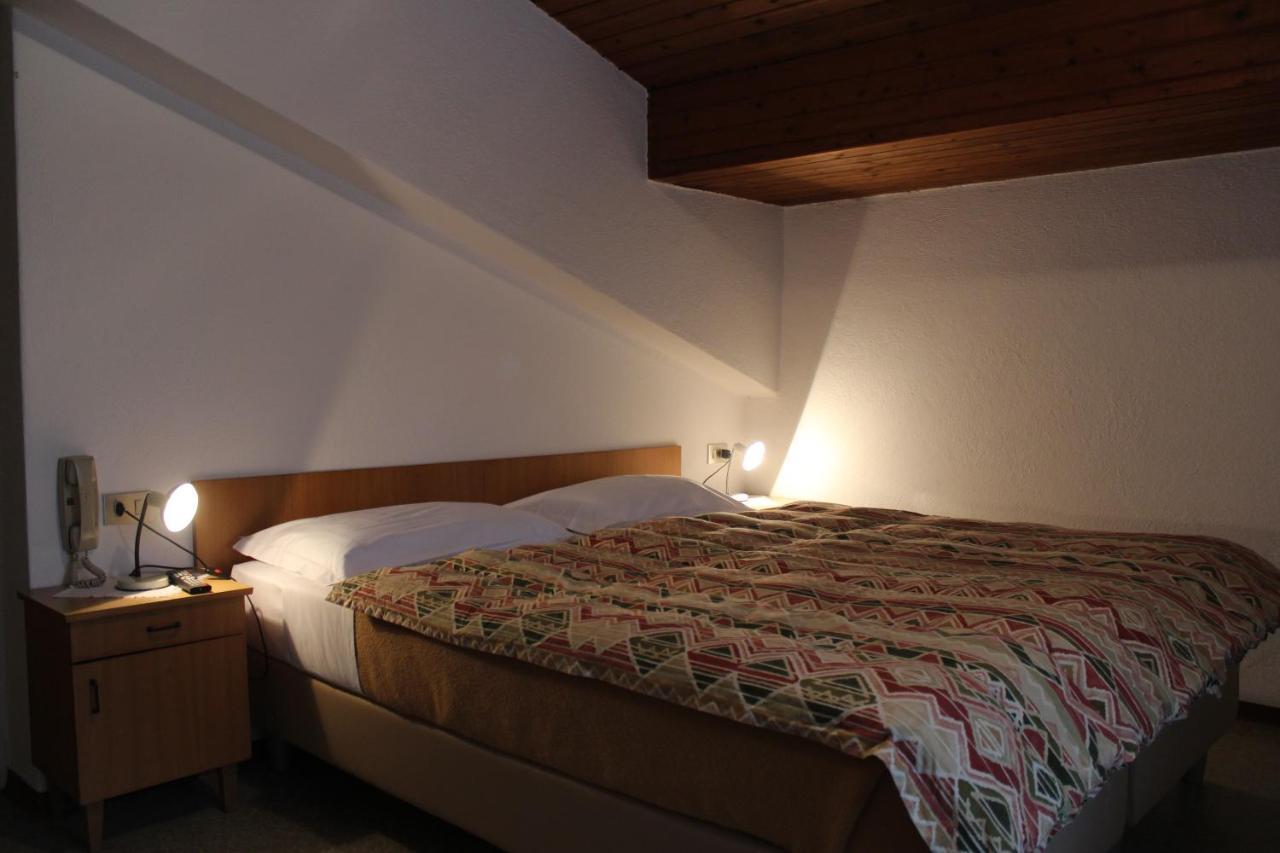 Hotel Garni Hirsch Canazei Exteriér fotografie